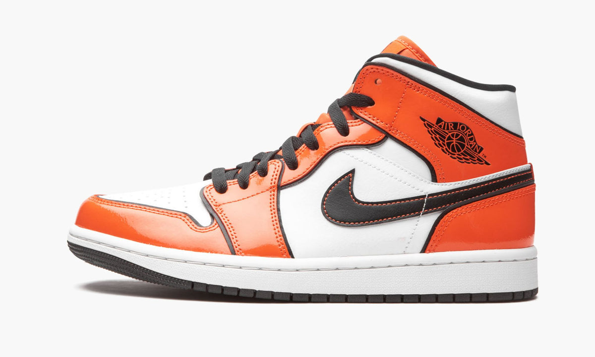 Air Jordan 1 Mid SE "Turf Orange" Sneakers